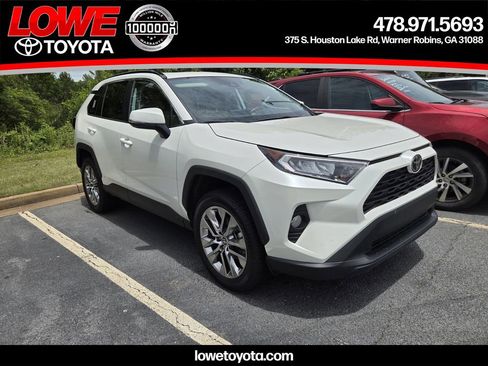 Used 2021 Toyota RAV4 XLE Premium FWD image 1