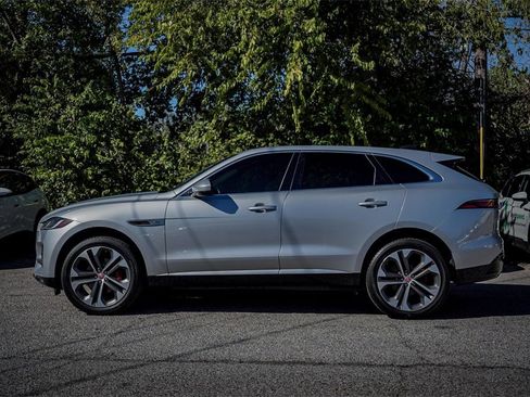 Used 2022 Jaguar F-PACE S image 4