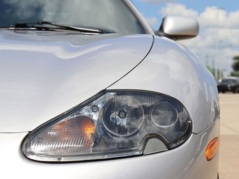 Used 2004 Jaguar XK8 Convertible image 7