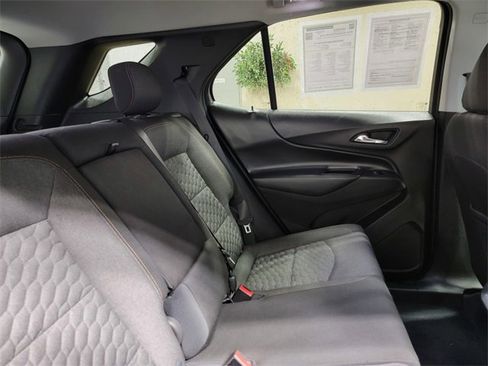 Used 2018 Chevrolet Equinox LT image 16