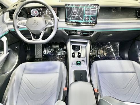 New 2026 Volkswagen Tiguan SE AWD/4WD image 9