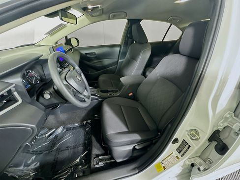 Used 2024 Toyota Corolla LE w/ LE Convenience Package FWD image 12