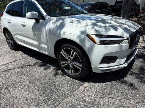 Used 2021 Volvo XC60 T5 Momentum w/ Protection Package Premier FWD image 2