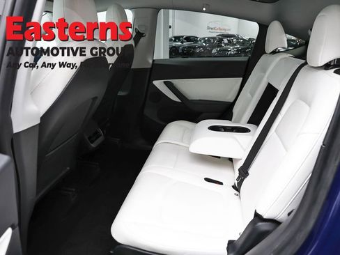 Used 2021 Tesla Model Y Long Range AWD/4WD image 16