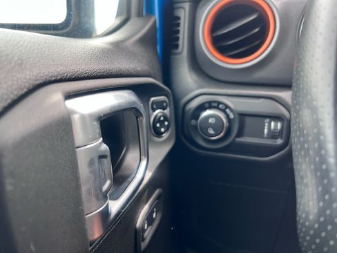 Certified 2023 Jeep Gladiator Mojave AWD/4WD image 16