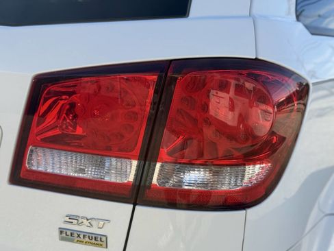 Used 2014 Dodge Journey SXT image 38