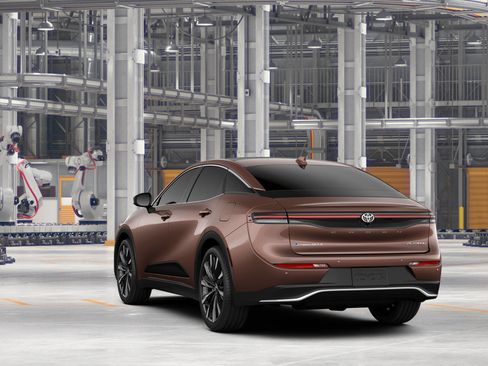 New 2026 Toyota Crown Platinum AWD/4WD image 9