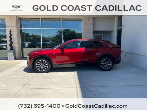 Used 2024 Cadillac Lyriq Sport RWD image 2