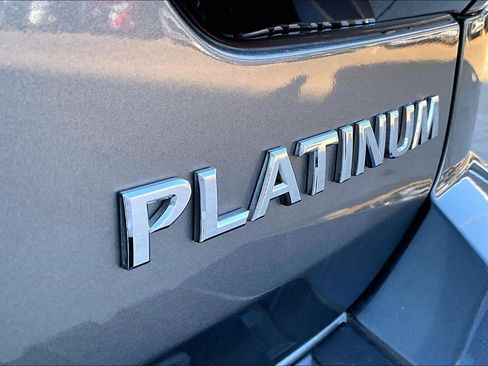 Used 2022 Nissan Armada Platinum w/ Captain's Chairs Package image 9