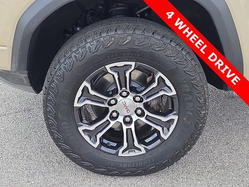 Used 2024 GMC Canyon AT4 AWD/4WD image 7