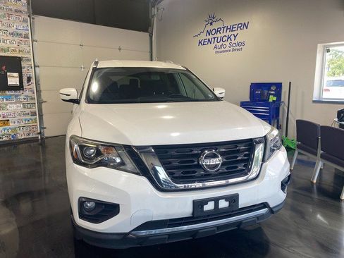 Used 2017 Nissan Pathfinder SV AWD/4WD image 2