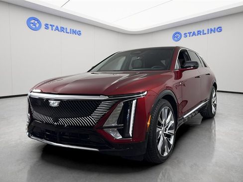 Used 2024 Cadillac Lyriq Luxury w/ LPO, Floor Liner Package image 16