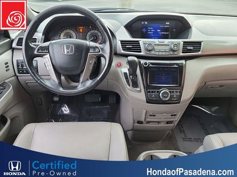 Used 2016 Honda Odyssey Touring Elite image 10