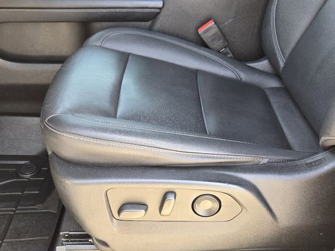 Used 2022 Chevrolet Suburban Z71 w/ Z71 Off-Road Package image 25