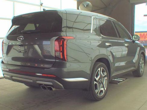 Used 2023 Hyundai Palisade Limited AWD/4WD image 3