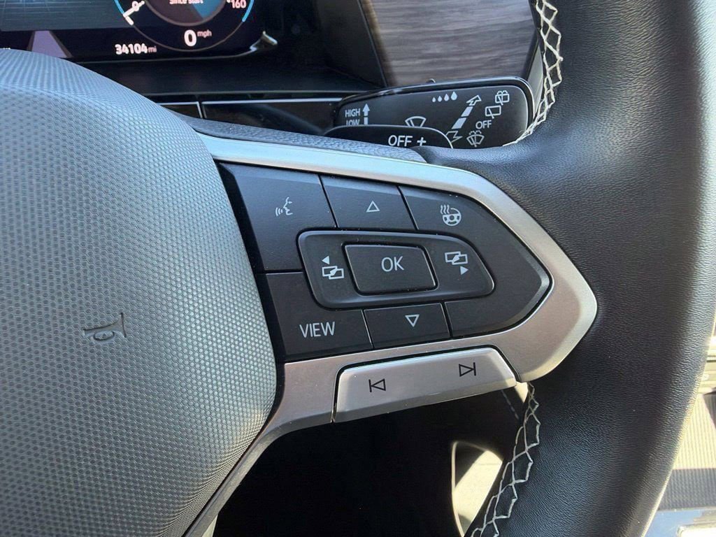 Used 2025 Volkswagen Atlas SEL AWD/4WD image 24