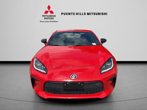 Used 2022 Toyota GR86 RWD image 2