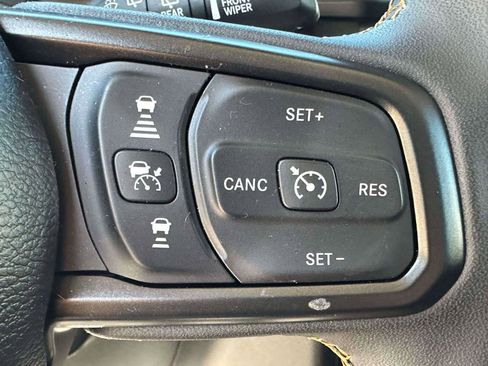 Used 2024 Jeep Wrangler Unlimited w/ Convenience Group image 20