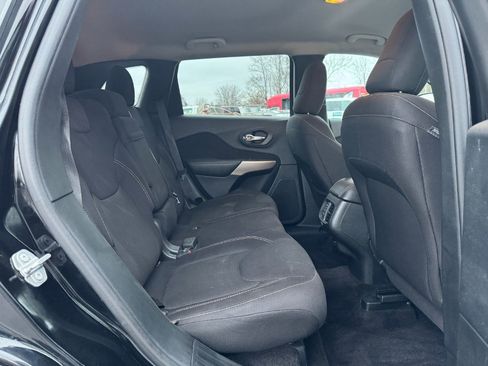 Used 2017 Jeep Cherokee Latitude image 18