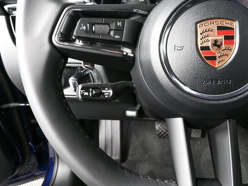 Certified 2026 Porsche Macan image 10