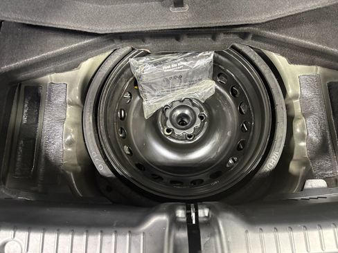 Used 2016 Mercedes-Benz SLK 300 image 34