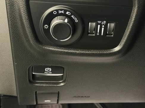 Used 2023 Jeep Grand Cherokee L Laredo AWD/4WD image 40