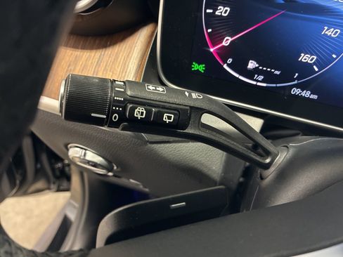 Used 2025 Mercedes-Benz GLC 300 GLC 300 image 12