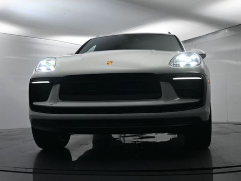 Used 2025 Porsche Macan image 56