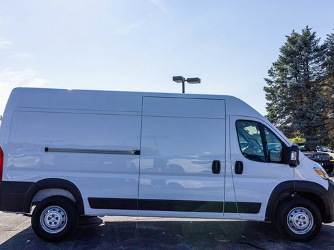 Used 2023 RAM ProMaster 2500 FWD image 11