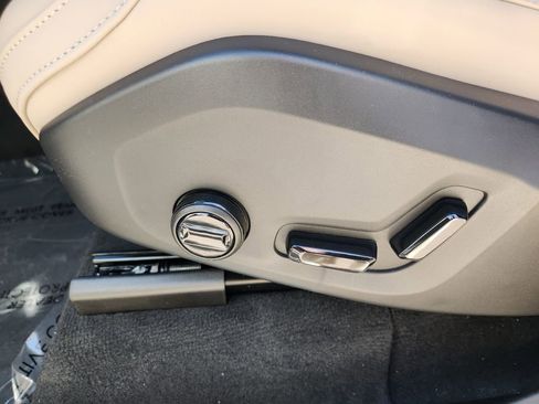 New 2026 Volvo XC90 T8 Plus w/ Protection Package Premier image 14