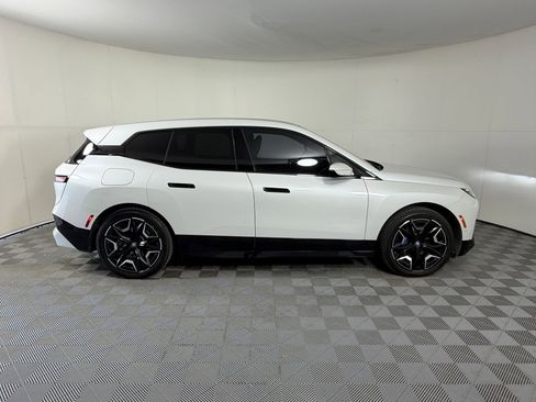Used 2023 BMW iX xDrive50 w/ Premium Package AWD/4WD image 8