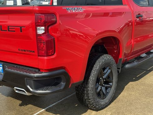New 2026 Chevrolet Silverado 1500 Custom Trail Boss w/ LPO, Dark Essentials Package image 15