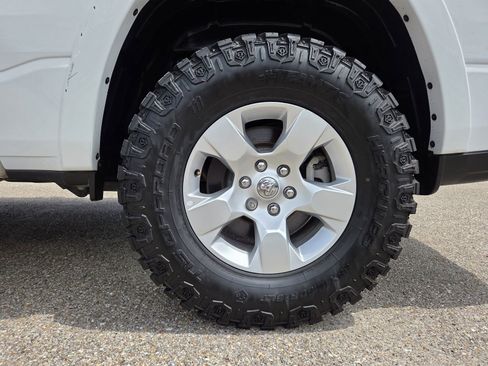 Used 2025 RAM 1500 Lone Star AWD/4WD image 9