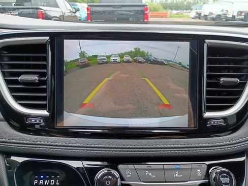 Used 2027 Chrysler Pacifica Select AWD/4WD image 16