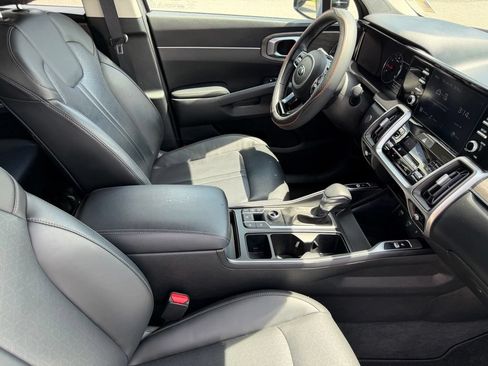 Used 2021 Kia Sorento EX w/ Panoramic Sunroof Package AWD/4WD image 15