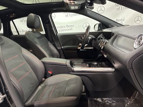 Used 2025 Mercedes-Benz GLA 250 4MATIC image 19