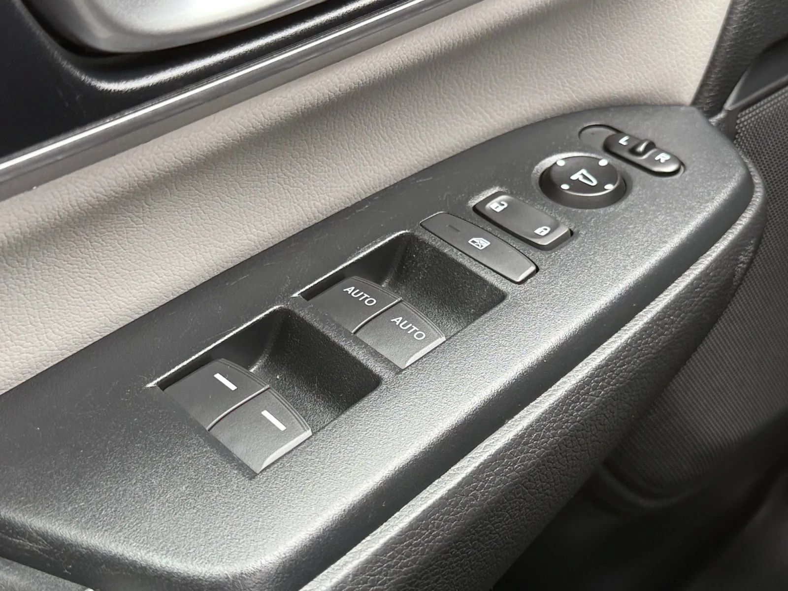 Used 2019 Honda CR-V EX-L image 40