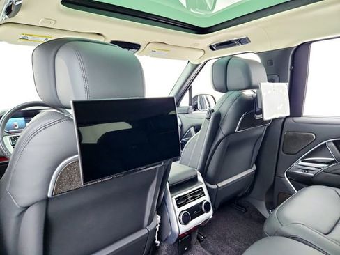 Certified 2024 Land Rover Range Rover Autobiography image 32