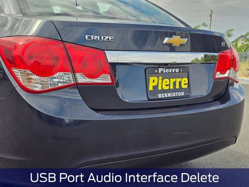 Used 2016 Chevrolet Cruze LT w/ Technology Package FWD image 8