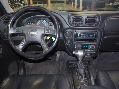 Used 2008 Chevrolet TrailBlazer LT w/ Sun And 6-Disc Cd Package image 10