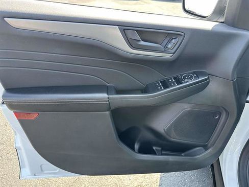 Used 2023 Ford Escape Active w/ Tech Pack #1 AWD/4WD image 9