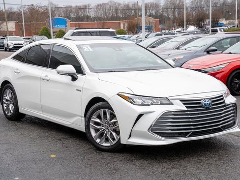 Certified 2021 Toyota Avalon XLE w/ Moonroof Package image 1