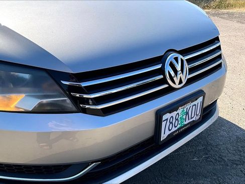 Used 2013 Volkswagen Passat 2.5 S FWD image 31