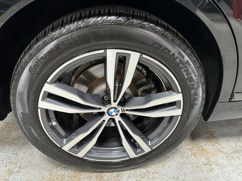 Used 2020 BMW X7 xDrive40i w/ M Sport Package AWD/4WD image 26