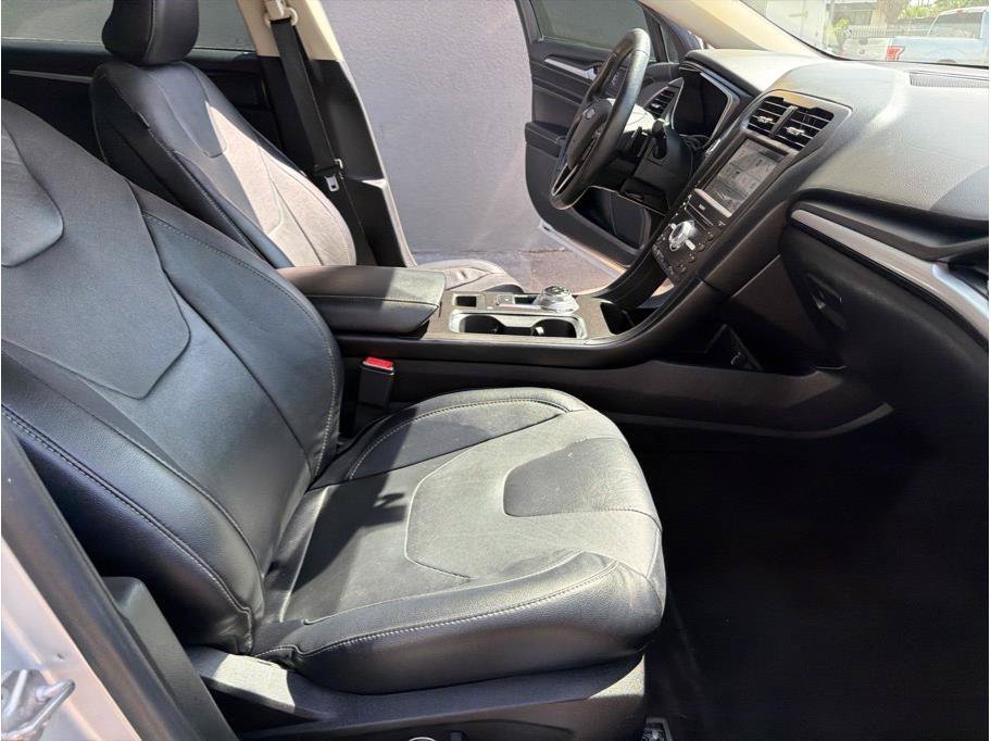 Used 2018 Ford Fusion Titanium AWD/4WD image 28