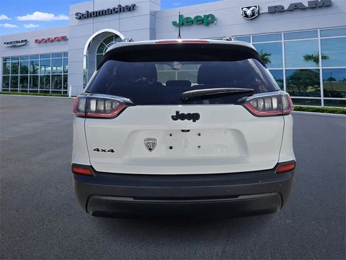 Used 2020 Jeep Cherokee Latitude Plus image 6
