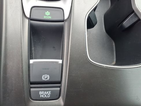 Used 2018 Honda Accord EX image 34