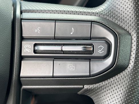 Used 2025 Chevrolet Colorado Trail Boss AWD/4WD image 25