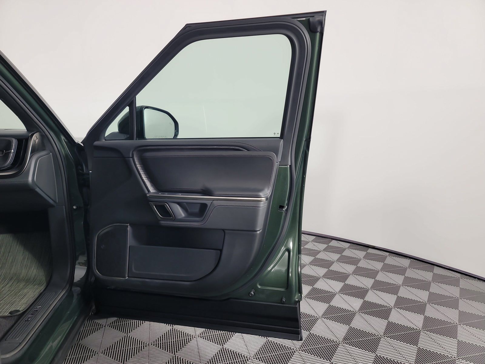 Used 2023 Rivian R1T Launch Edition AWD/4WD image 18