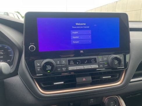 Used 2025 Toyota Grand Highlander AWD Hybrid image 9